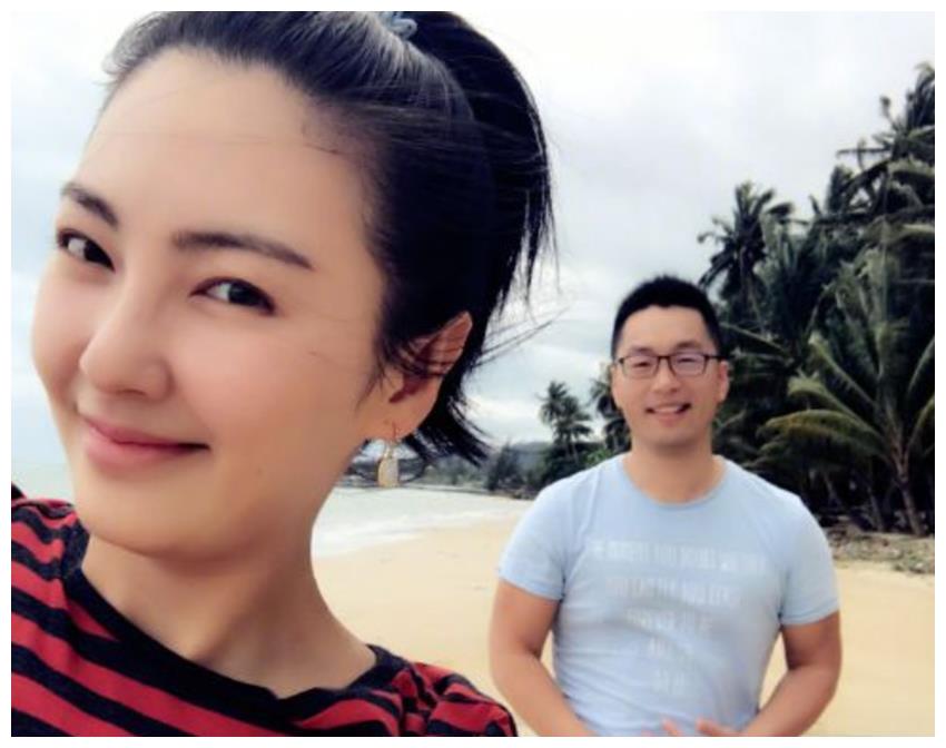 不受张雨绮影响，汪小菲陪爱妻血拼购物，大S瘦回瓜子脸心情大好