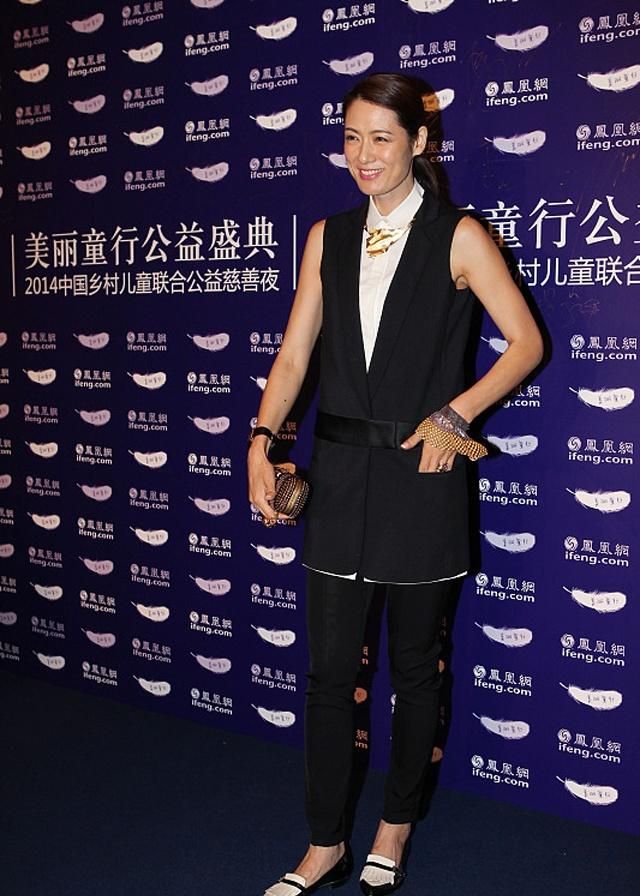 身高179cm的超模马艳丽人高马大笑容迷人浑身散发独有的魅力