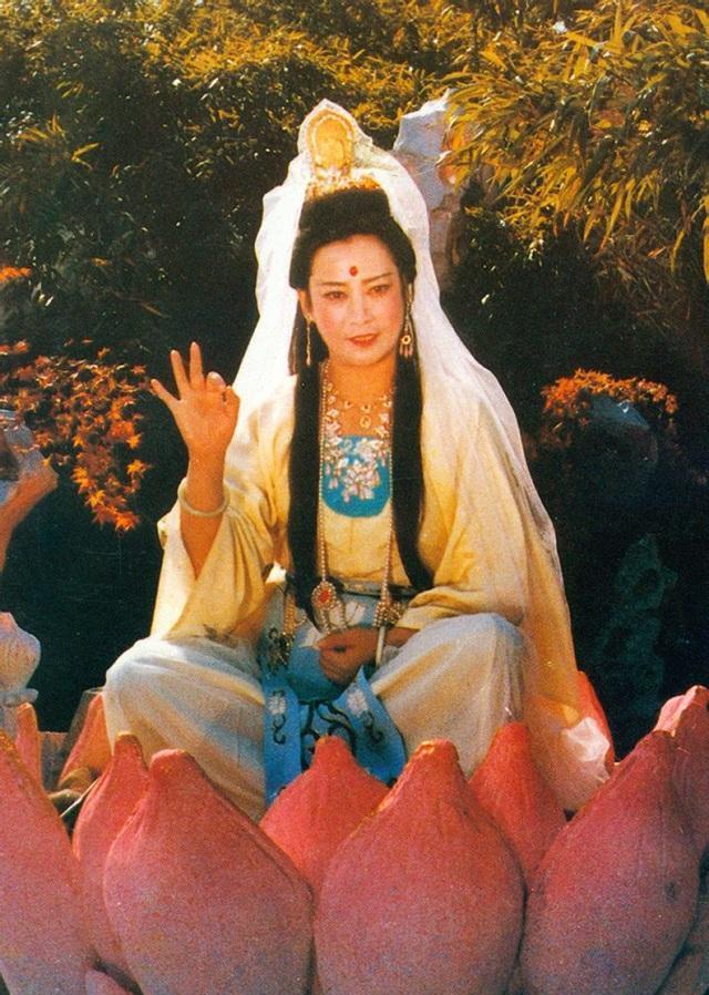 她是西游记观音菩萨的扮演者她演的观音菩萨无人能超越