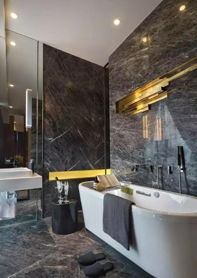 用大理石装饰的厨卫空间，简直就是家居装修中的艺术品