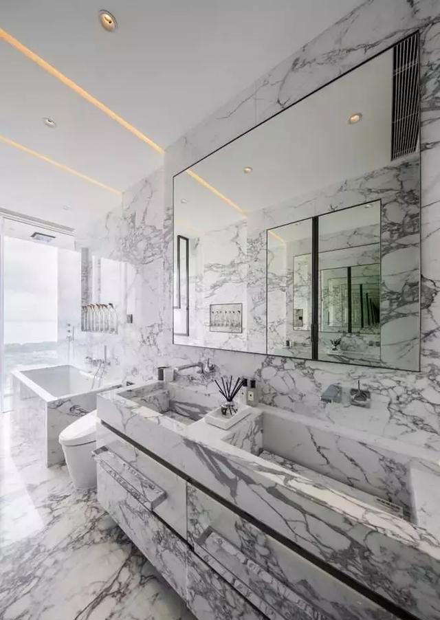 用大理石装饰的厨卫空间，简直就是家居装修中的艺术品