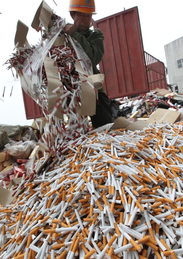 南阳破获一起涉及两省三市制售假烟犯罪案件 查处卷烟3965条