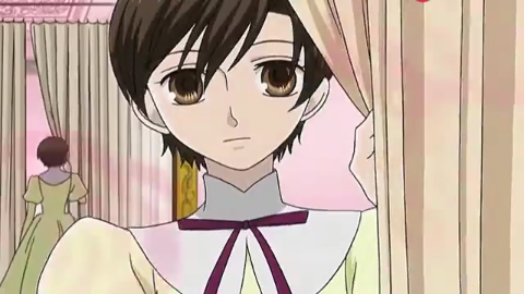 樱兰高校男公关部:换回女装的春绯天然萌加可爱,这下要成团宠了