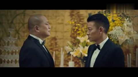 追龙光头佬前面还诋毁羞辱华仔，后面就吓傻了，仗势还欺不了人_新浪新闻