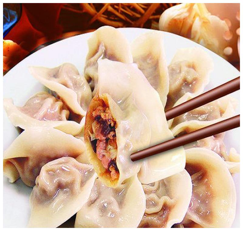 冬至吃饺子,三鲜馅的饺子好吃,做法简单,让冬天充满弄弄的暖意