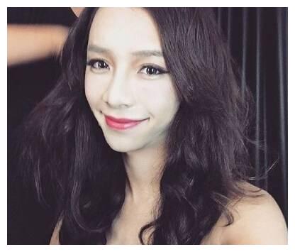 张朵男性时候的照片张朵,原名张乔翔,英文名kiwebaby.