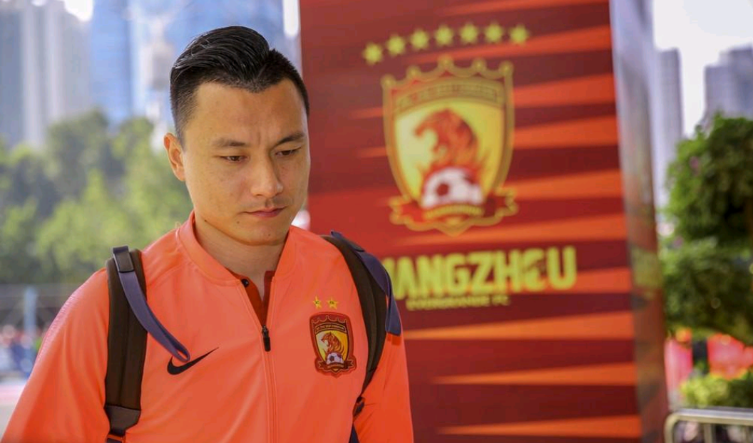 郜林虽然离开了广州恒大俱乐部但是多支球队有意引进郜林