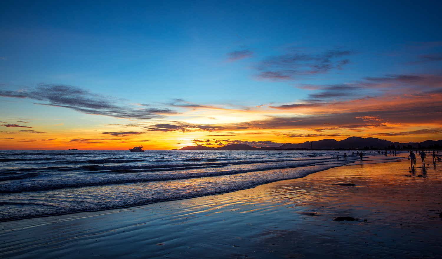 它是三亚看晚霞和夕阳最美的海湾,还藏有一块天空之镜|海南|崖州湾