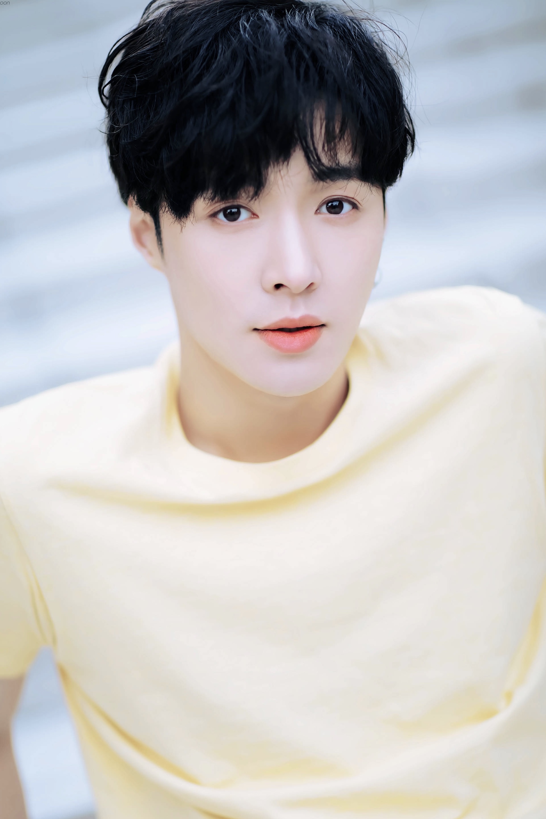 张艺兴:可以当壁纸的写真照,这个腹肌真的厉害了!