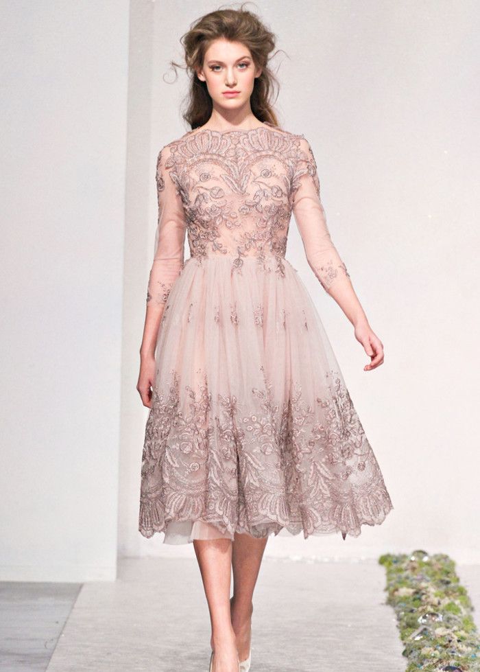 简约服饰内涵满满,模特走秀自信迷人,造型紧扣潮流主题|造型|衣服