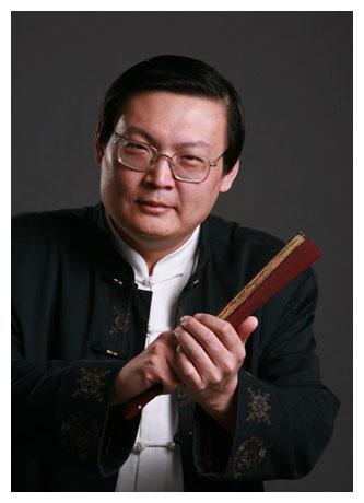 老梁说天下何许人也