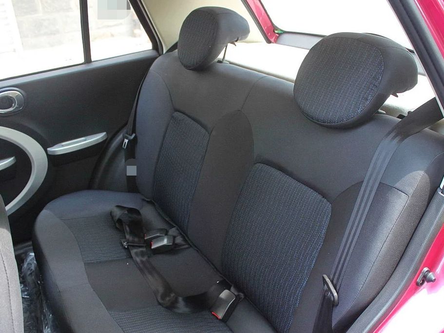 外观设计时尚霸气的力帆330,给人一种震撼的感觉!