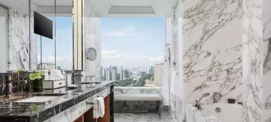 用大理石装饰的厨卫空间，简直就是家居装修中的艺术品