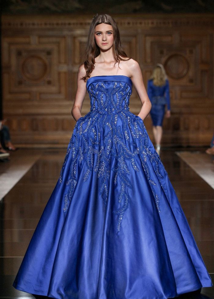 简约服饰内涵满满,模特走秀自信迷人,造型紧扣潮流主题|造型|衣服