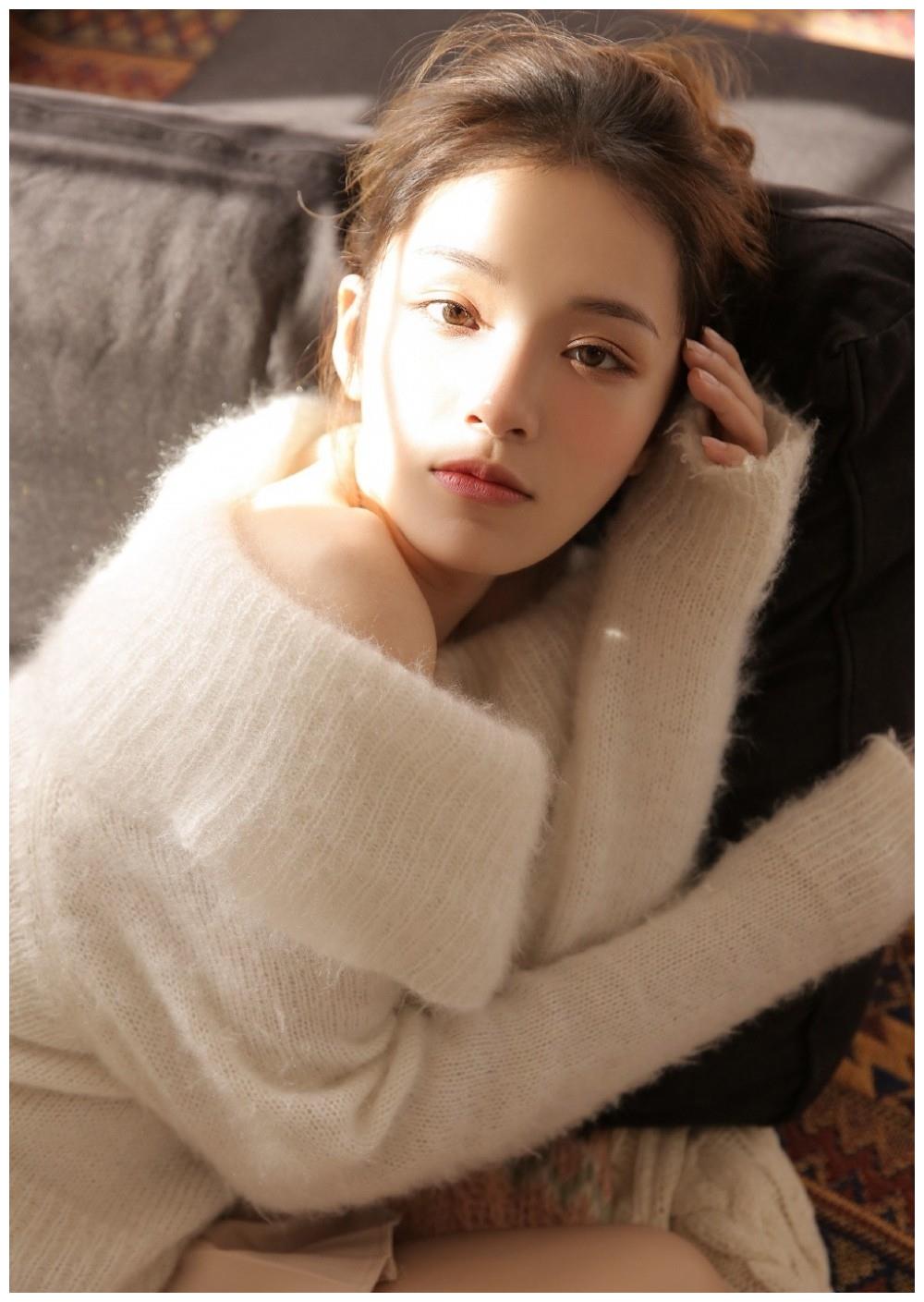 性感美女时尚写真笑容甜美皮肤白皙清纯可爱漂亮