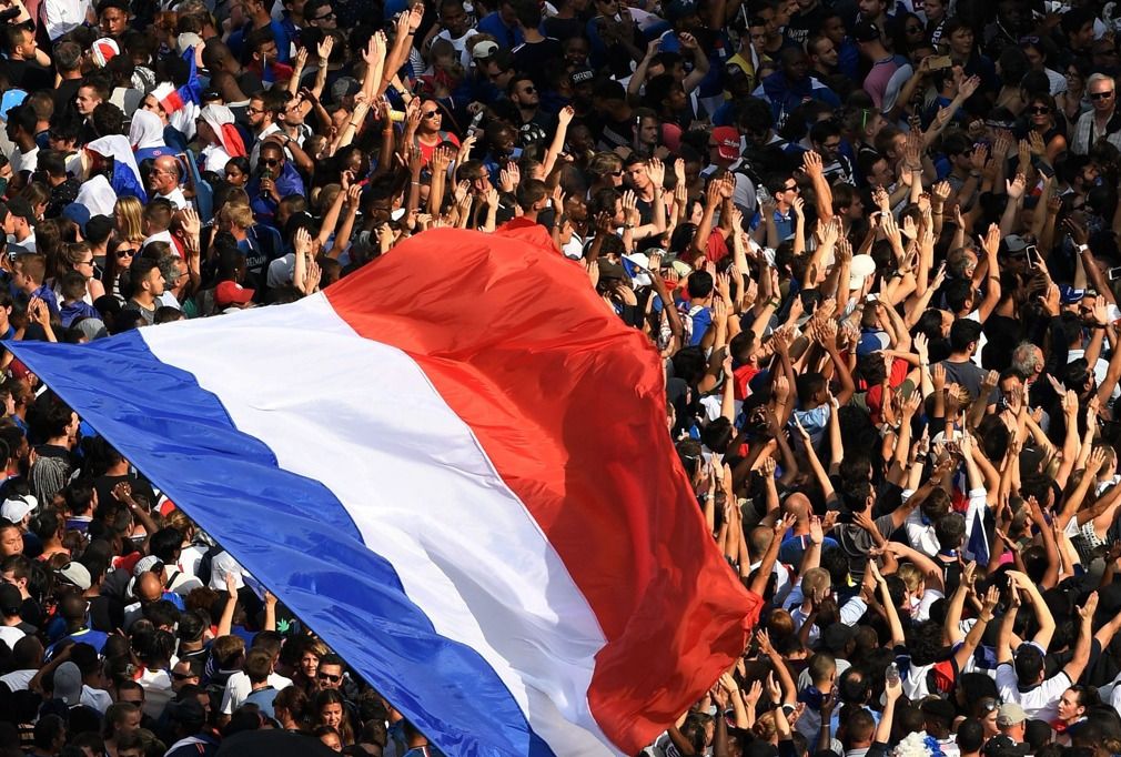 2018俄罗斯世界杯法国队凯旋,全城出动迎接英雄