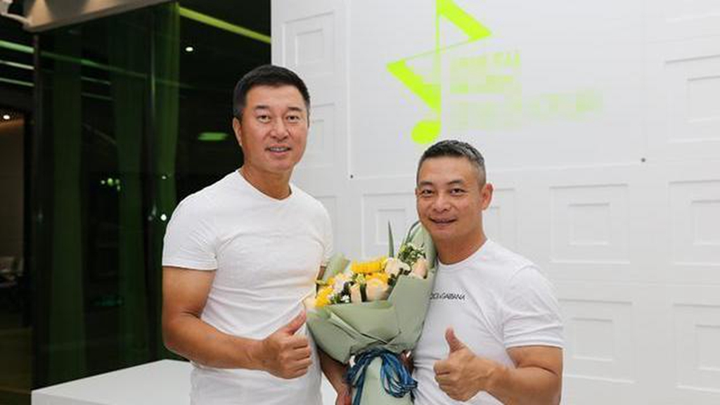 世界冠军李小双现状!创办体操学校,直播健身,妻子是知名歌手
