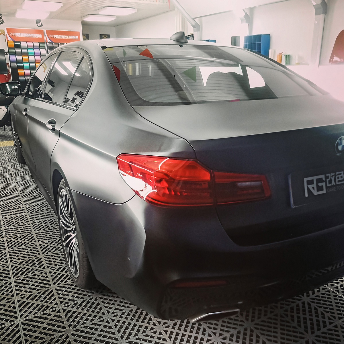 宝马5系车身改色钛金石墨黑 rg瑞集改色膜河北石家庄加盟店出品