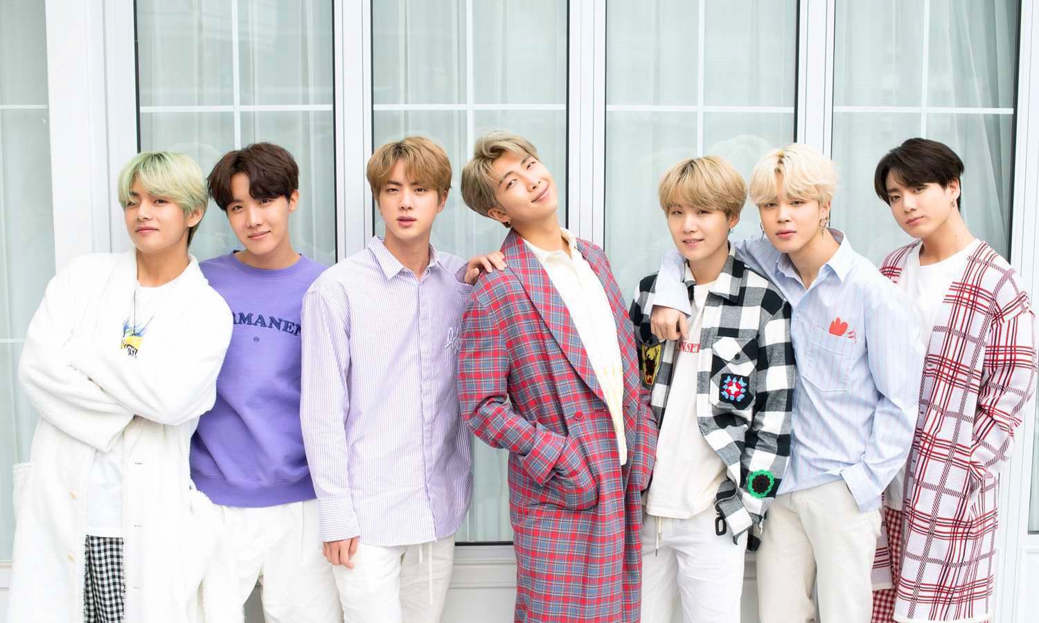 bts防弹少年团白色情人节写真 演绎暖心男友 网友:简直心脏暴击