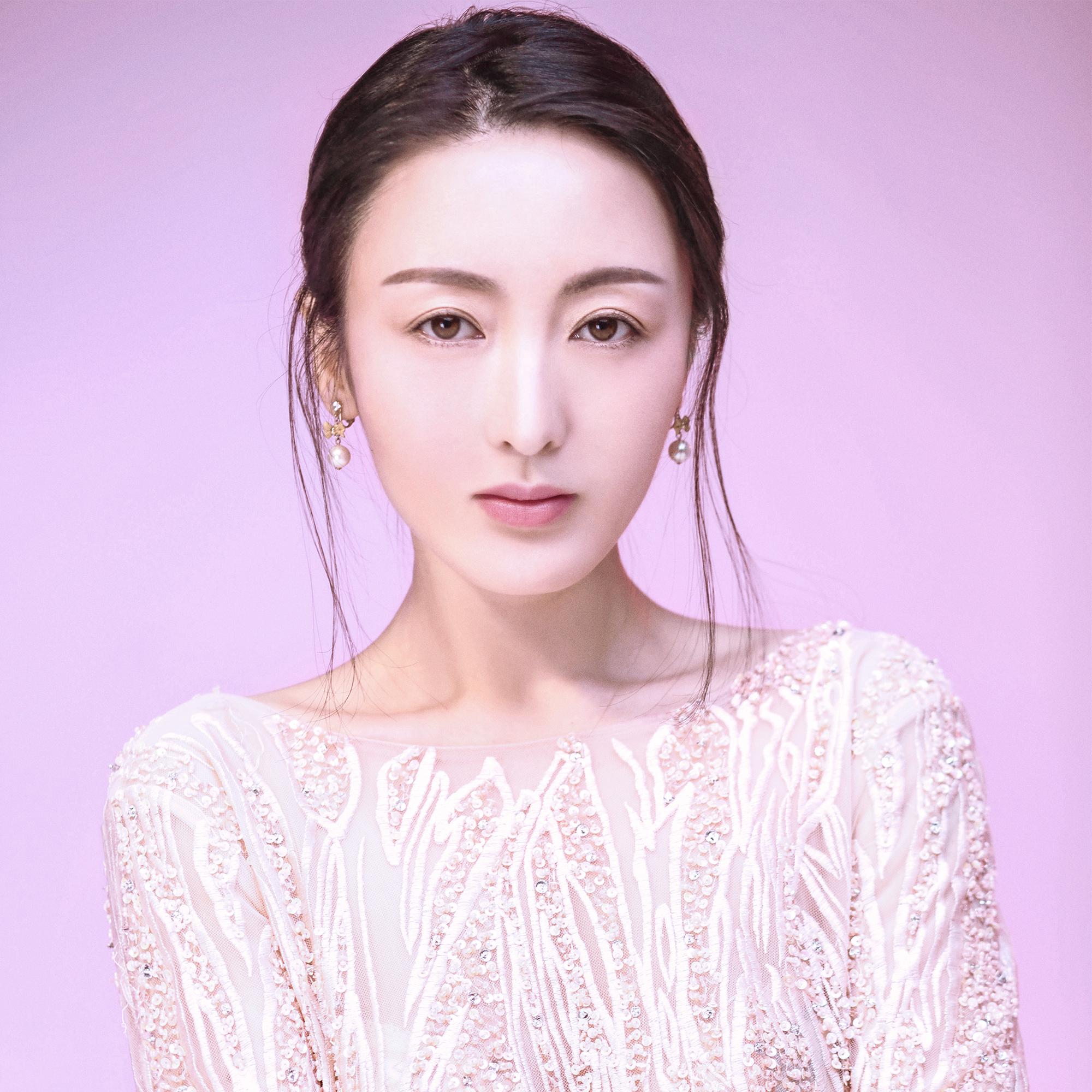 小何晴献声电影歌颂爱情 搭档万思维对唱《若只如当时》