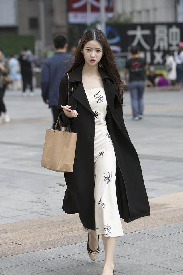 街拍青岛街头美女