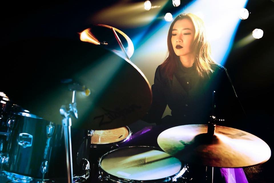 打架子鼓的小姐姐罗小白,果真可盐可甜!