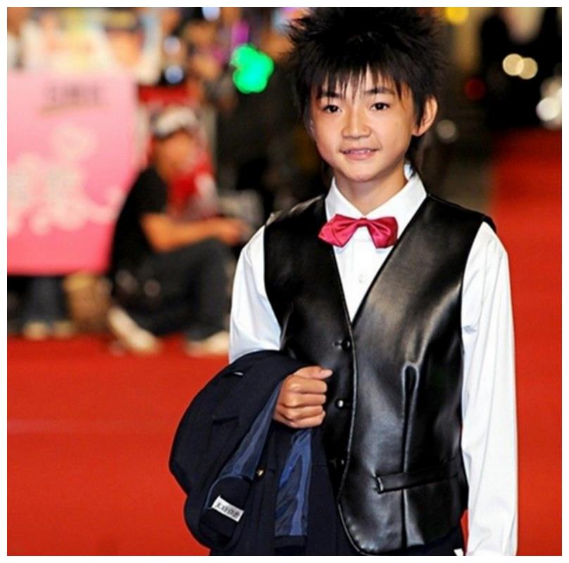 中国首位入狱童星6岁出道12岁早恋抽烟纹身还加入黑帮