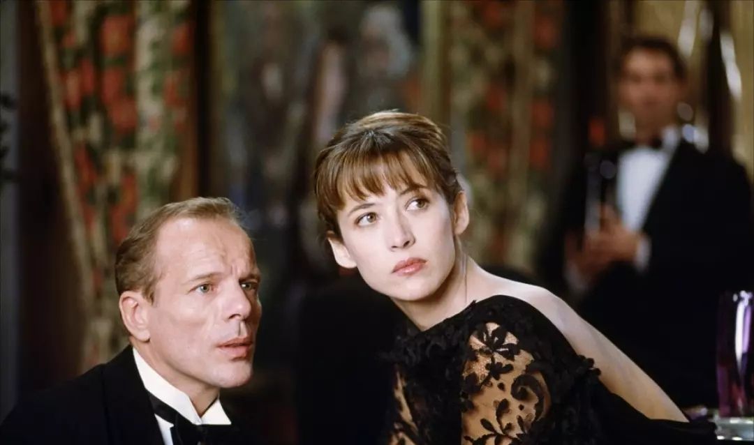 从初吻开始就喜欢这位法兰西女神苏菲玛索经典剧照