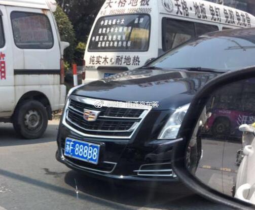 一直以为苏f88888是凯迪拉克,没想到错看,还是两部凯迪拉克!