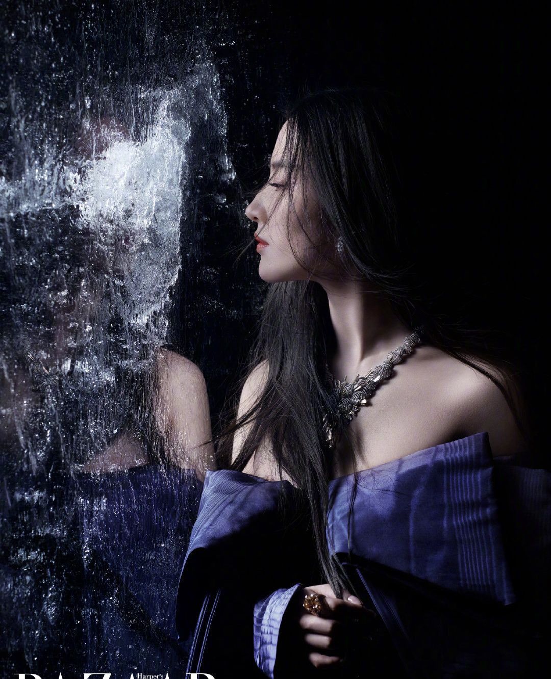 刘亦菲与《时尚芭莎》携手演绎古典《花木兰》__财经头条