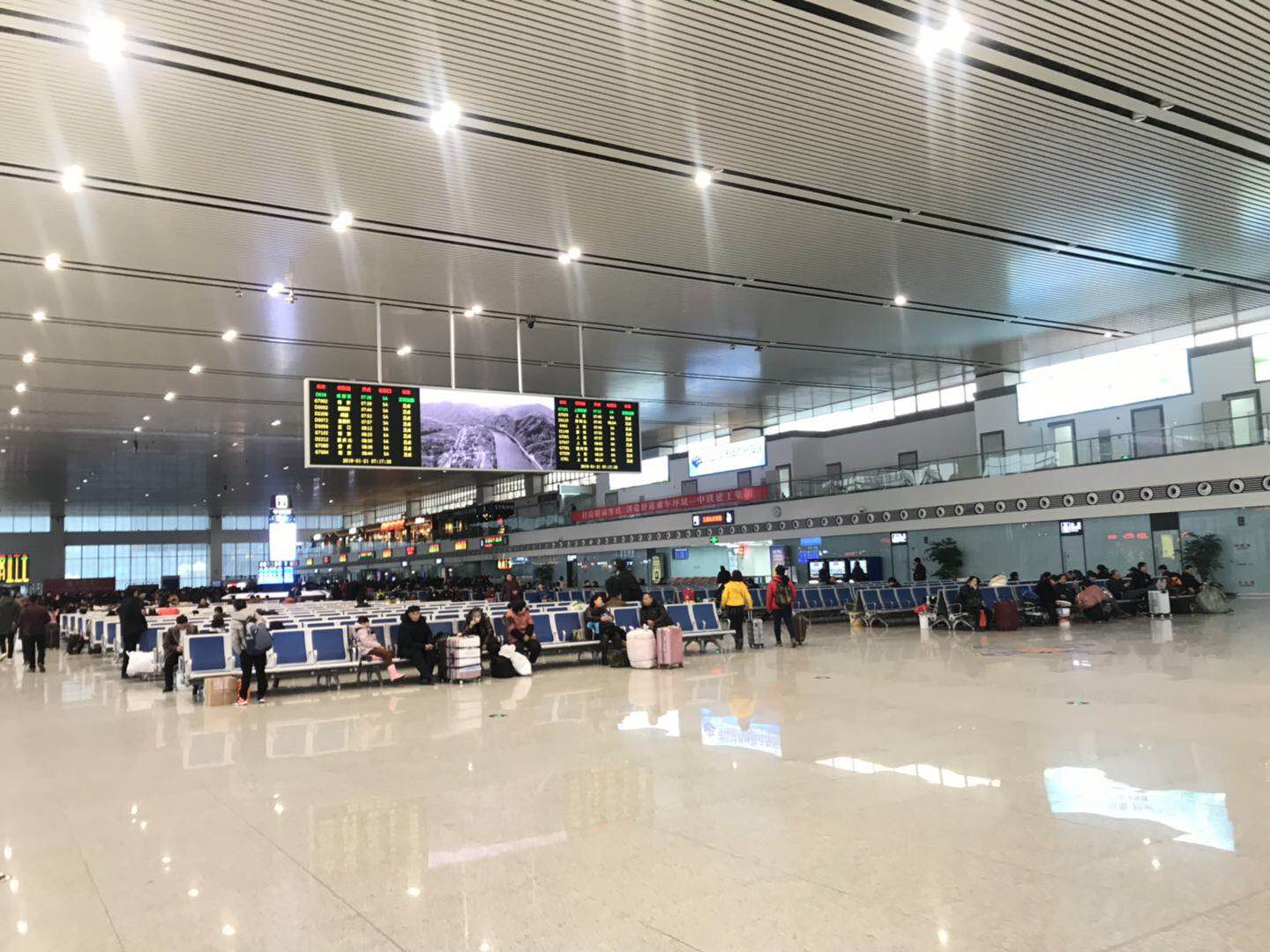 无锡火车站南广场修建新开后迎来首个春运,人脸识别方便又快捷