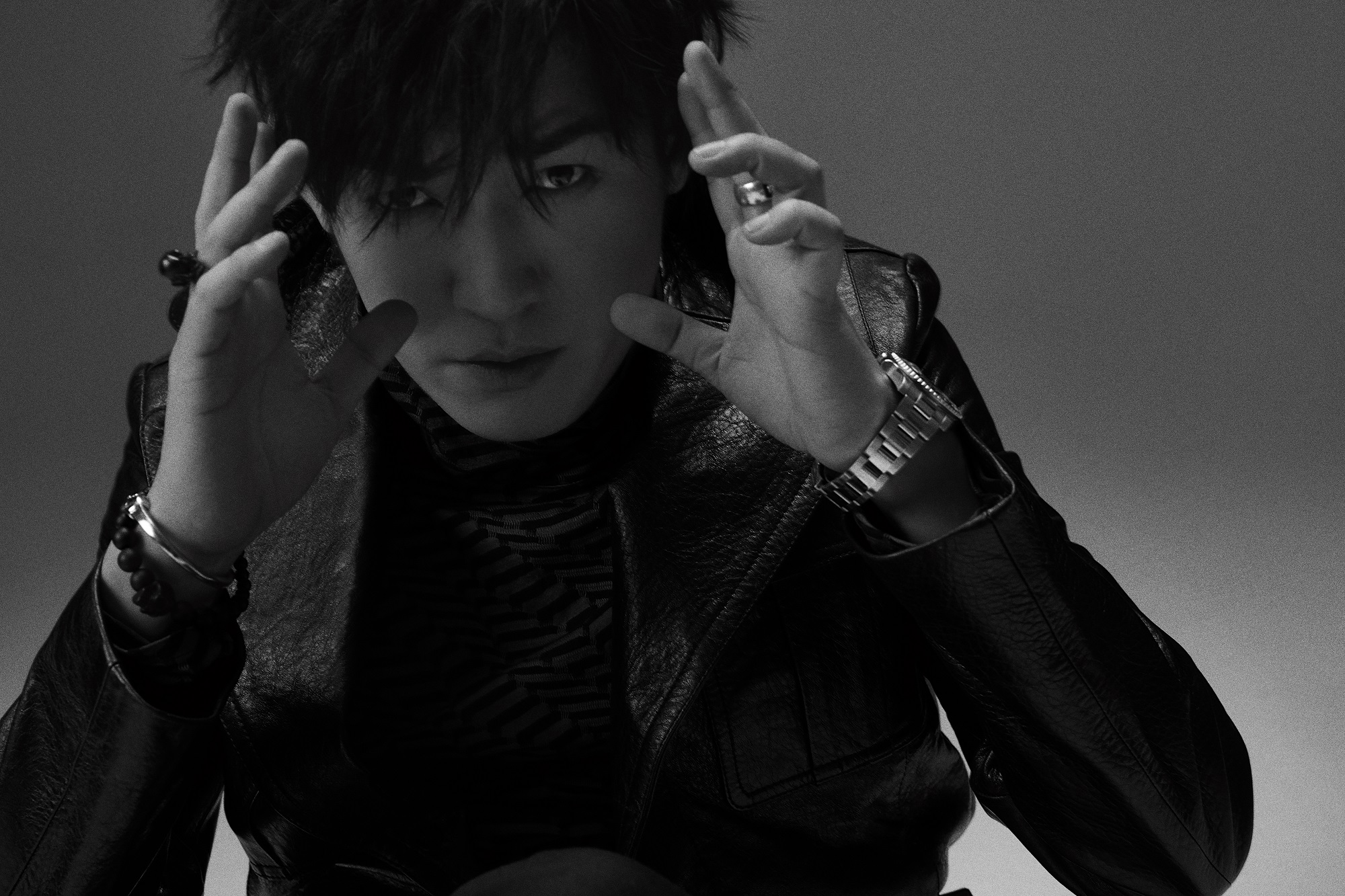 张博胶片风尚曝光 随性不羁显硬朗本色