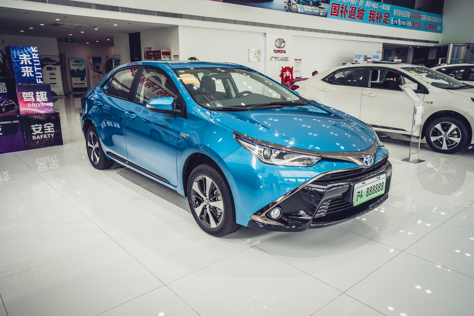 可以送绿牌的丰田新能源车来了雷凌e能打动你吗