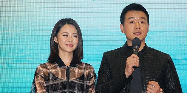 成名后娶自己老师,8年生三娃低调20年,现今妻子宛如少女!