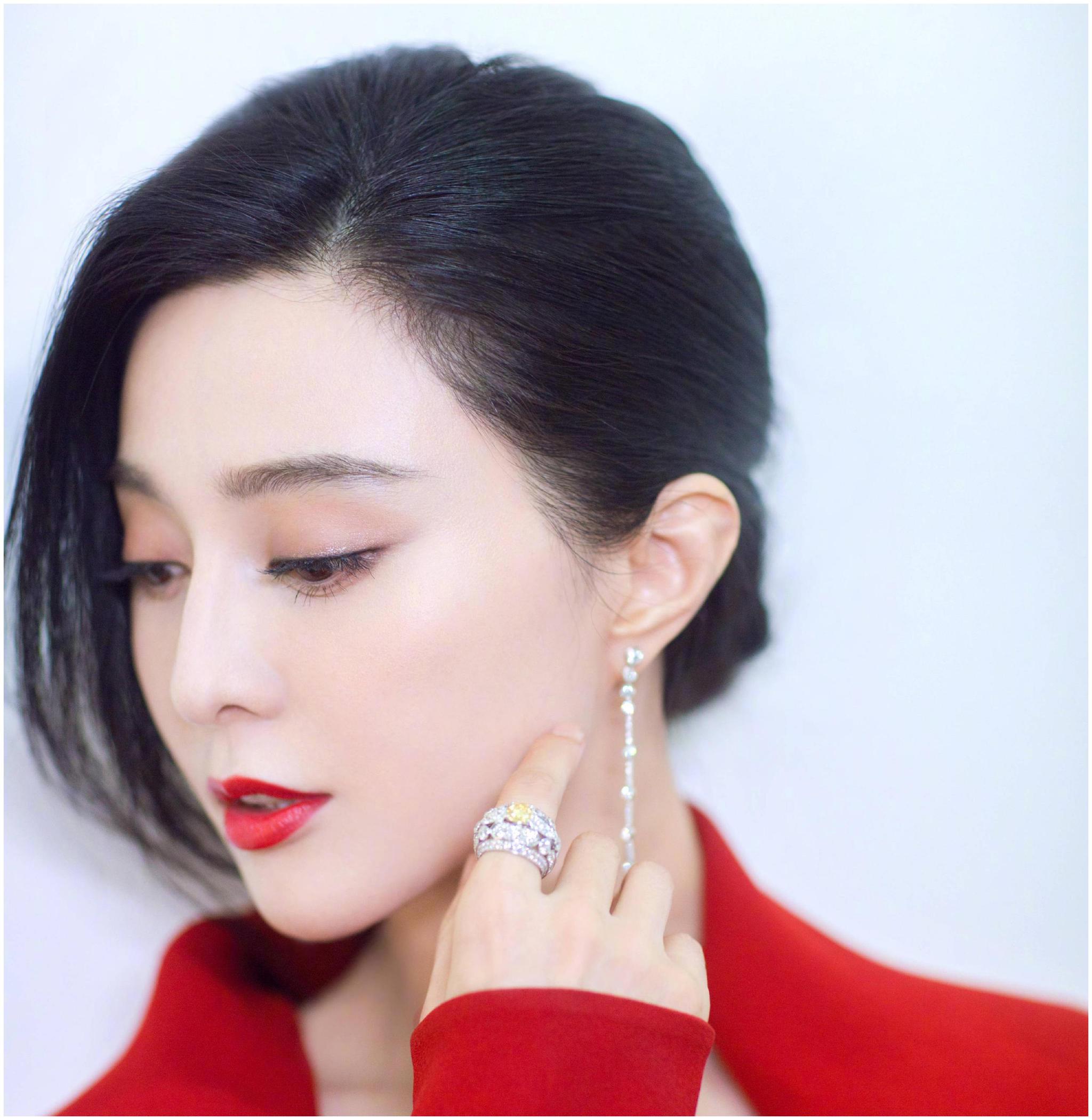 范冰冰的颜值在娱乐圈女明星中一定是数一数二的那种了,虽然她也曾经