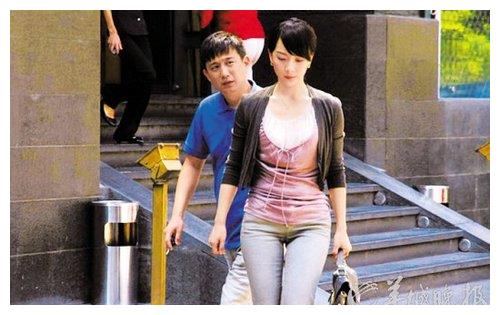 同年在汪俊执导的都市情感剧《夫妻那些事》中饰演被负心男友抛弃的