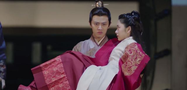 锦衣之下今夏和陆绎开始甜甜的恋爱了也开始虐了