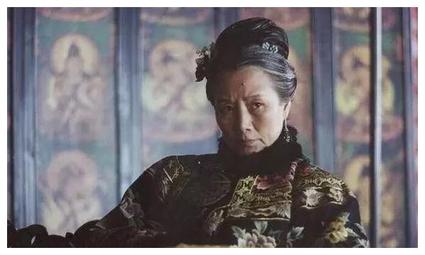 78岁老戏骨吕中近照,和奚美娟撞脸,儿媳是影星何琳
