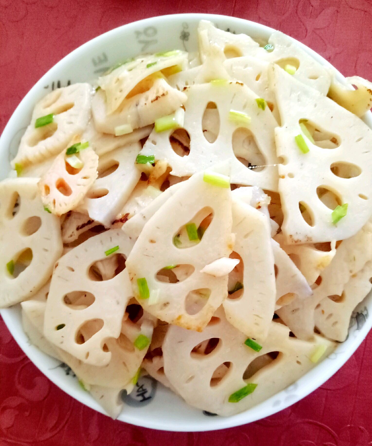 好吃的菜肴,总是能让人吃下好几碗饭,这道菜值得我们品味|莲藕片|红