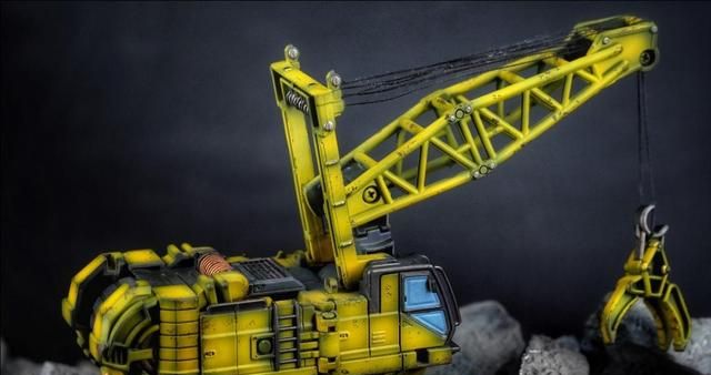 变形金刚大力神成员高塔 大身材小脑袋 感觉特别可爱