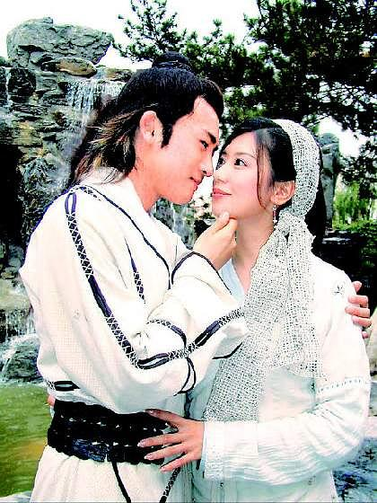 回忆杀!贾静雯合影苏有朋甜呼"无忌哥哥"