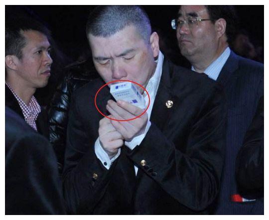 王思聪抽60万一包的烟(王思聪抽60万一包的烟叫什么)