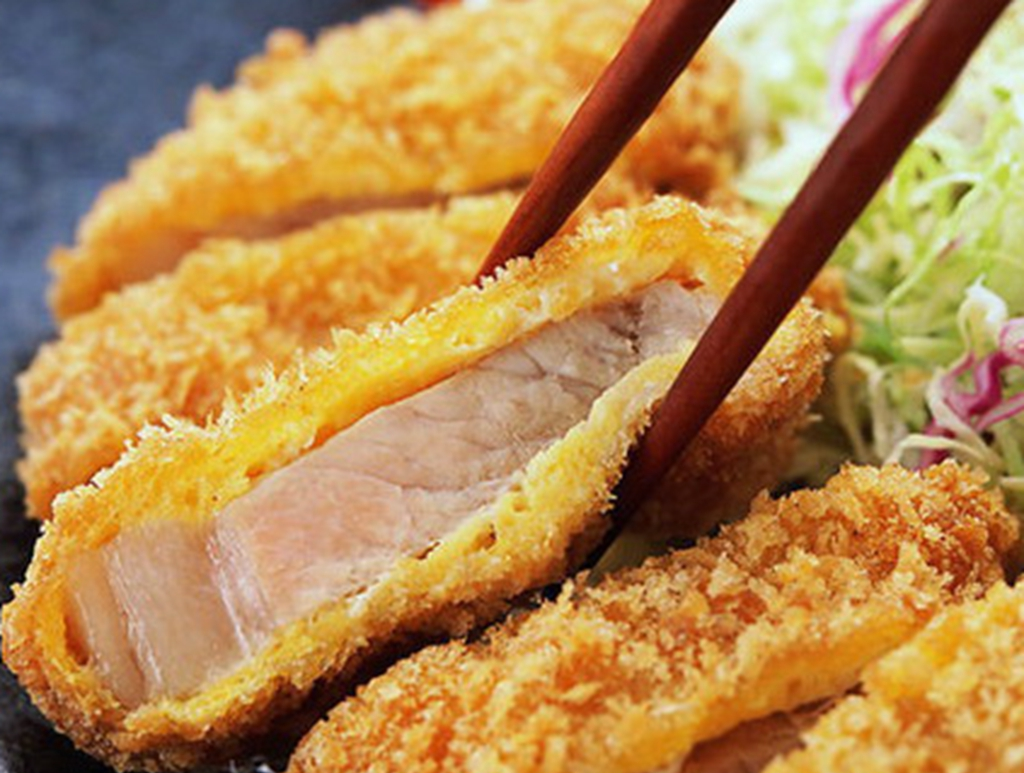 炸猪排时,裹淀粉还是面粉厨师说漏嘴很多人做错,难怪不香脆