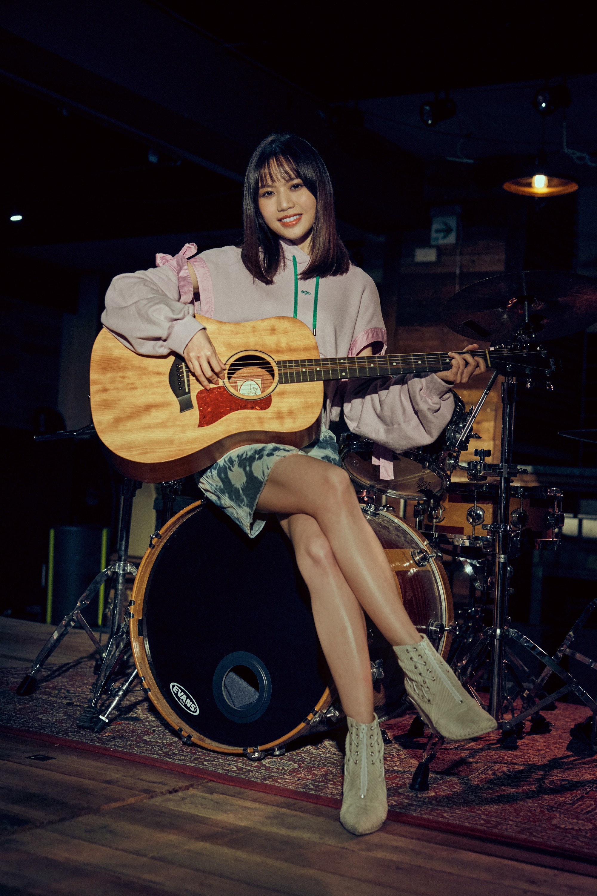 文慧如哽咽自曝孤独心声 《你的吉他》mv编剧拍摄一手包办