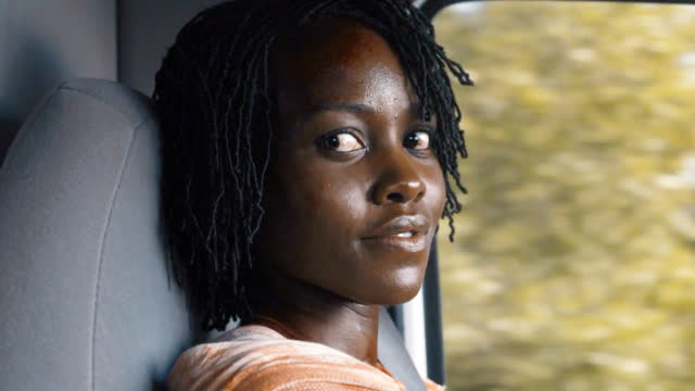 《逃出绝命镇》导演新作《我们》,人类世界寓言,反转毛骨悚然