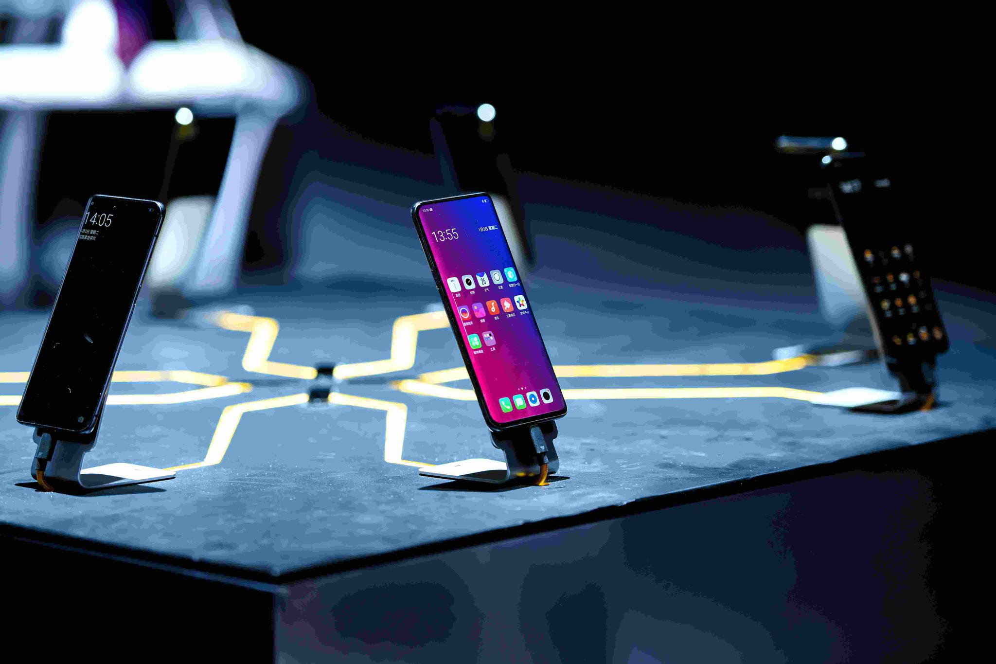 高仿华为?oppo不甘心只做手机!也要建立"oppo全家桶"__财经头条