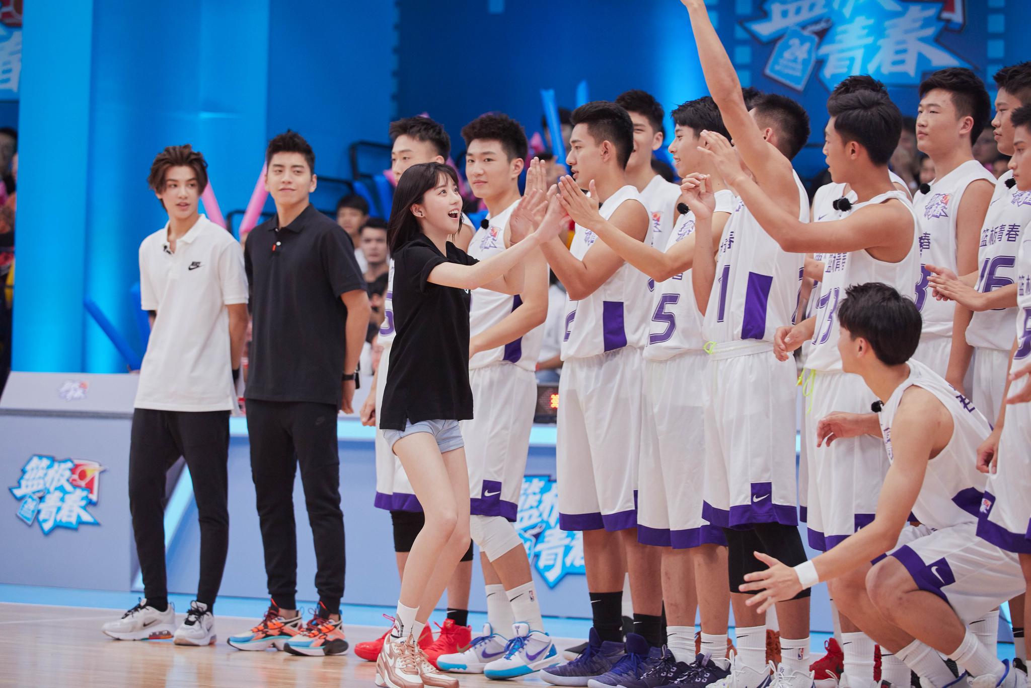 篮板青春第五期迎来淘汰赛李凯馨不忍告别昔日队员