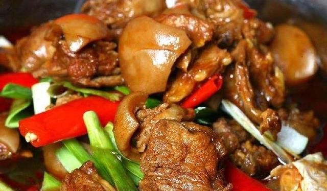 红烧狗肉秘制做法,不加酱油不焯水,色泽红亮肉软糯吃一次就上瘾