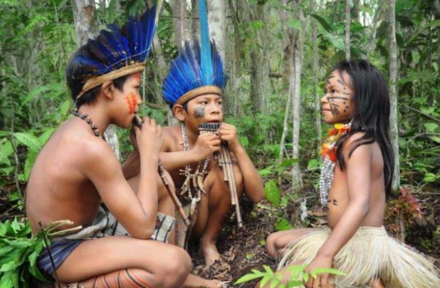 非洲最"强悍"部落,女孩用树叶"遮羞",繁衍后代时全靠自己