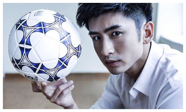 杨幂旗下的4位高颜值男艺人,个个帅的不像话,最后一位最成功